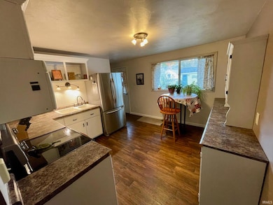 1412 S 11th St, Goshen, IN 46526 - photo 3