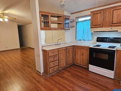 612 N Cascade (#25) Dr unit 25, Woodburn, OR 97071 - photo 7