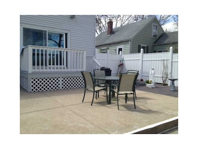 88 Riverside Dr, Riverside, RI 02915 - photo 4