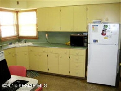 1027 Bridge Ave, Albert Lea, MN 56007 - photo 2