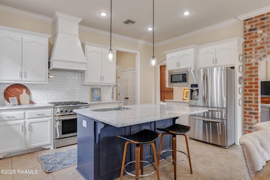 12-web-or-mls-305 Kaiser Dr-12