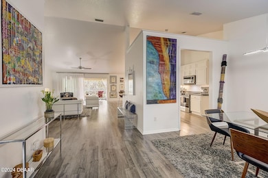 12-web-or-mls-Stoneheath Ln-010