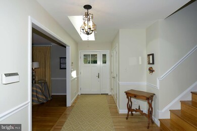 8536 Horseshoe Ln, Potomac, MD 20854 - photo 4