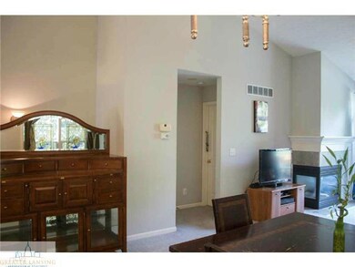 2508 Windbreak Ln unit 18, Lansing, MI 48910 - photo 4