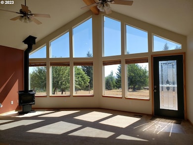 26330 SW Regia Dr, Sheridan, OR 97378 - photo 2