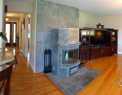 323 Potwine Ln, Amherst, MA 01002 - photo 7