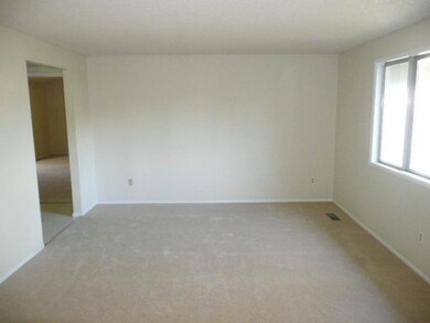 1515 Papago Dr, Medford, OR 97504 - photo 3