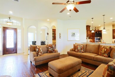 8629 Wishing Tree Ln, North Richland Hills, TX 76182 - photo 4