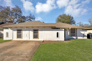 1526 Diplomat Way, Houston, TX 77088 - photo 3