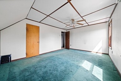 8 Whitney St unit 2, Saugus, MA 01906 - photo 6