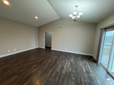 8747 N Kelliann Way, Manhattan, KS 66502 - photo 2