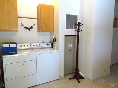 3075 Galey St, Weiser, ID 83672 - photo 6