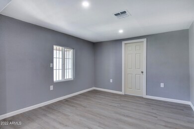 08_1129WApacheAveMLS08_mls