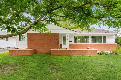 1394 Pershing Dr, Columbus, OH 43224 - photo 3