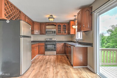 225 Oakcrest CD-13