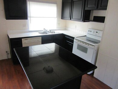 809 Mesquite St, Alvin, TX 77511 - photo 4