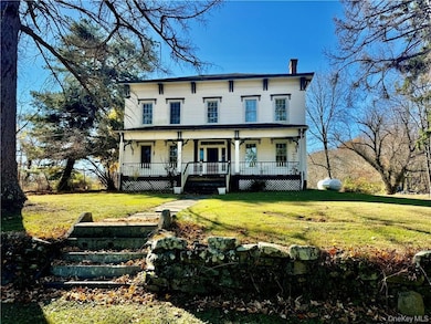 255 Howells Rd, Middletown, NY 10940 - photo 2