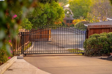 822 Navaronne Way, Concord, CA 94518 - photo 3