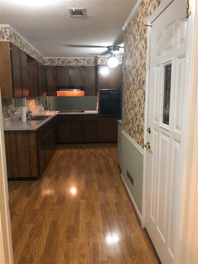 201 Avalon Dr, Warner Robins, GA 31093 - photo 4