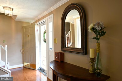 7712 Middle Valley Dr, Springfield, VA 22153 - photo 3