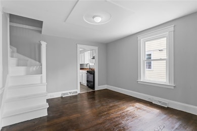 22 Powhatan St, Warwick, RI 02889 - photo 3