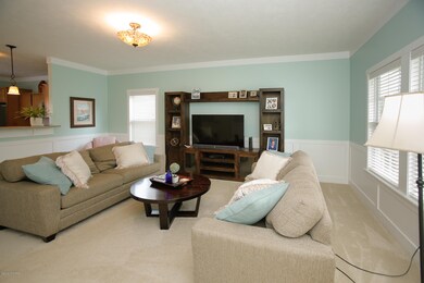 8843 averling way-104