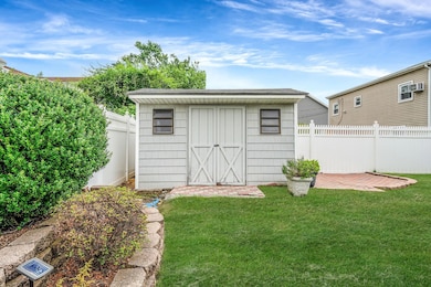 3 Appletree Ln, Levittown, NY 11756 - photo 3