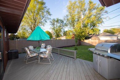 8957 Cottage Grove Ave, Highland, IN 46322 - photo 3