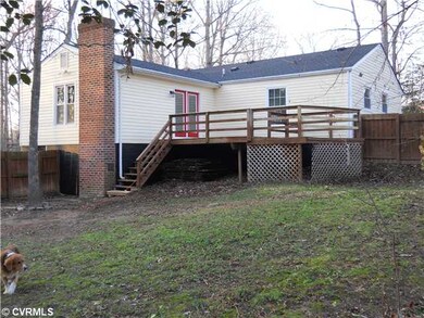 Exterior Back - Very nice and spacious deck,  Dog 