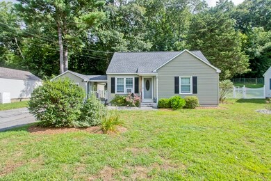 9 Cabot St, Palmer, MA 01069 - photo 3