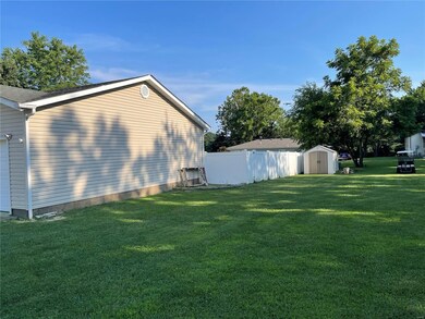 1678 Jenny Ct, Farmington, MO 63640 - photo 3