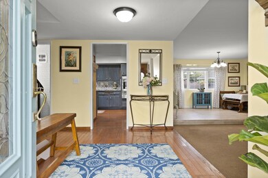 5-web-or-mls-UpmarketMedia-2140Nor-3