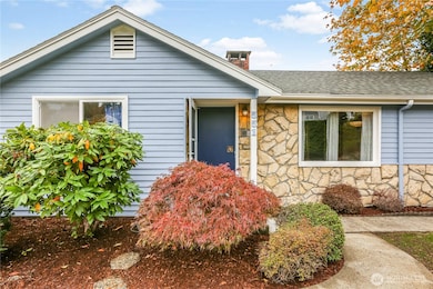 551 Bronson Way NE, Renton, WA 98056 - photo 2