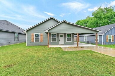 616 W Coffin St, Denison, TX 75020 - photo 2