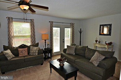 8263 Vernon St, Manassas, VA 20109 - photo 3