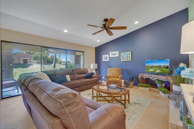 31 CAN LIVING ROOM