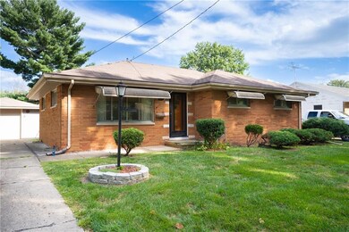 1815 E 27th Ct, Des Moines, IA 50317 - photo 2