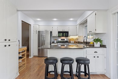 Stainless appliances & ample prep space