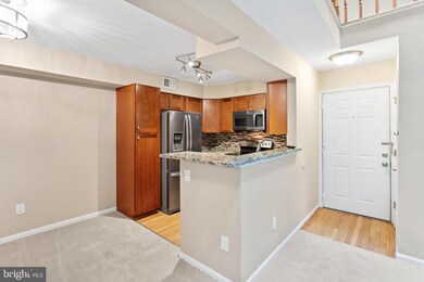 2221 Lovedale Ln unit K, Reston, VA 20191 - photo 7