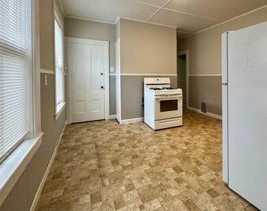 32 Milton St unit 32, Lawrence, MA 01841 - photo 2