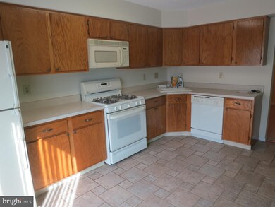 249 Amethyst Way, Franklin Park, NJ 08823 - photo 5