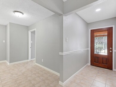 2606 Woodsdale Blvd, Houston, TX 77038 - photo 2