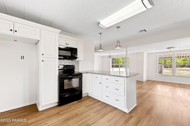 14332Gordon-77