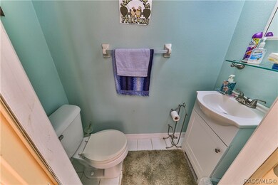 Pool 1/2 Bath