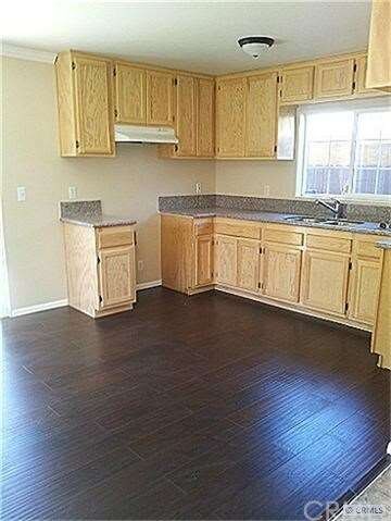 835 W Elm St, Compton, CA 90220 - photo 2