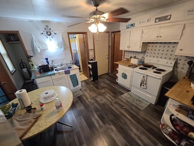 3658 E Holmes Ave unit 58A, Cudahy, WI 53110 - photo 7