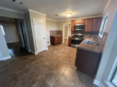 8034 Pine Falls Dr, Houston, TX 77095 - photo 7