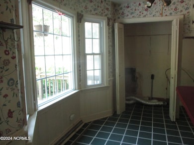 547 4th dining area listing