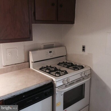 6011 Emerson St unit 709, Bladensburg, MD 20710 - photo 4