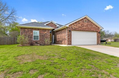 1403 Joslin St, Cleburne, TX 76033 - photo 4